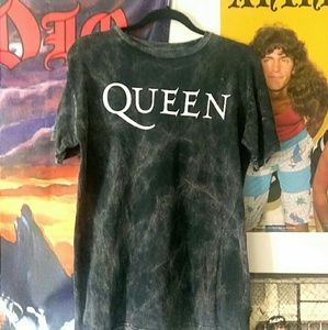 Queen acid wash band shirt